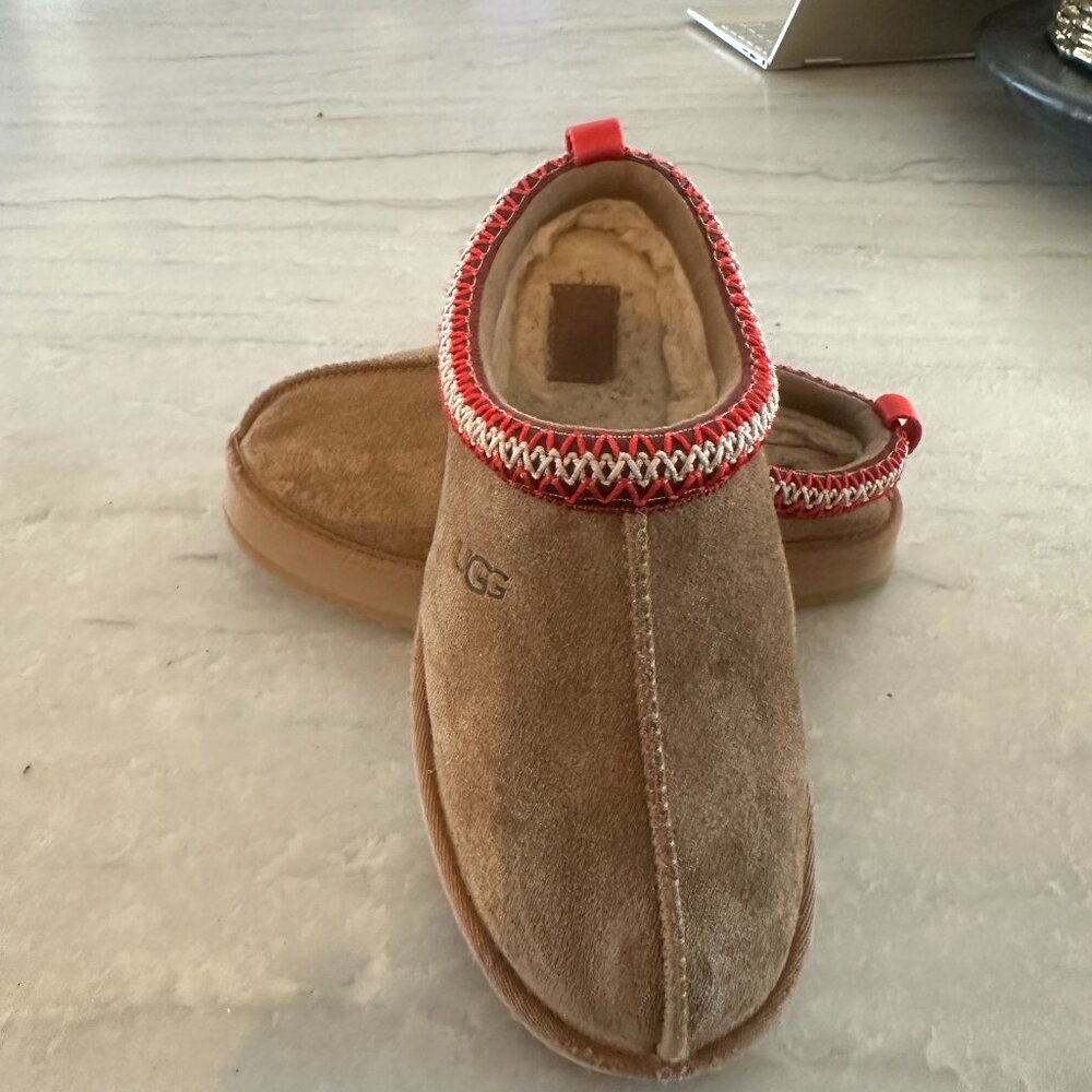 Girl's Ugg Tasman Platform Slippers Size 4